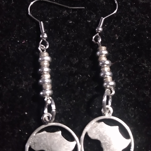 🇪🇹BUY 1 GET 1 FREE EVERYTHING IN MY CLOSET🇪🇹 - Picture 2 of 3